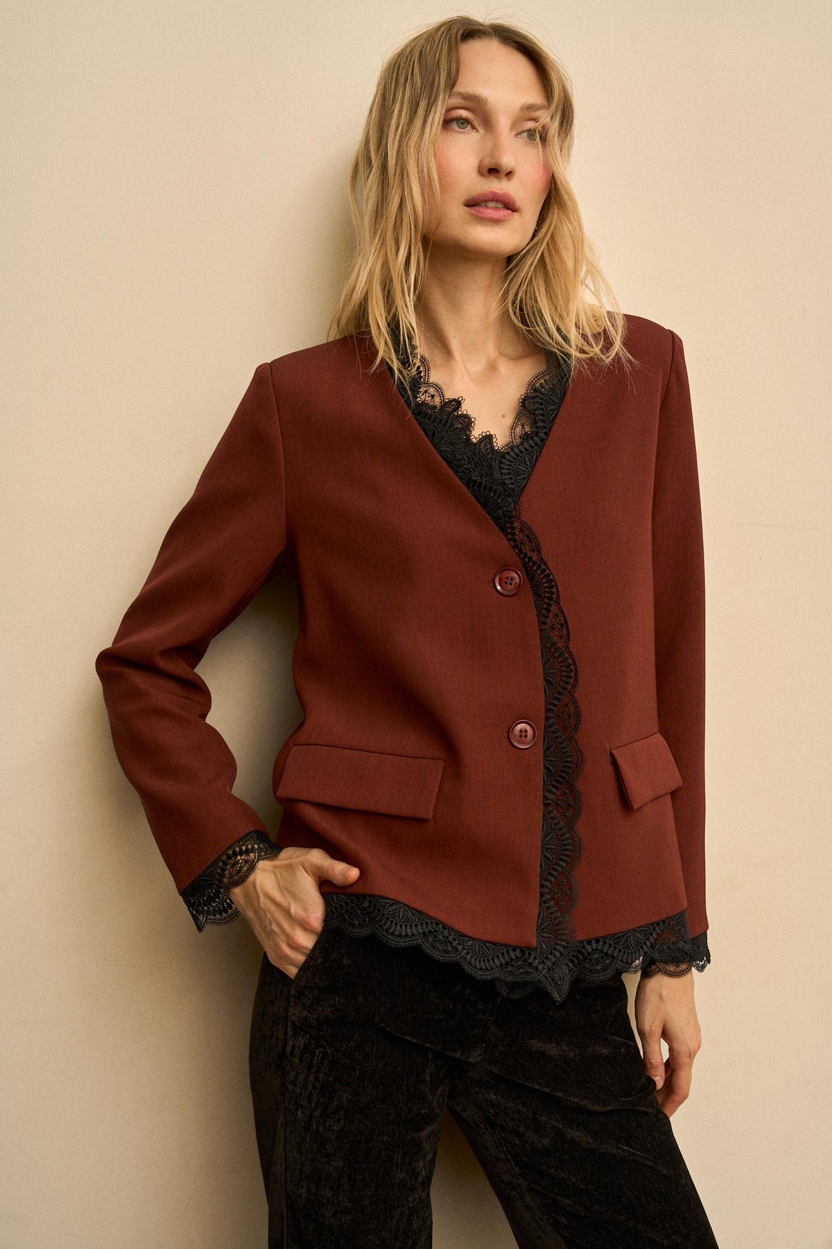 Blazer Solapas Encaje Esmeraline