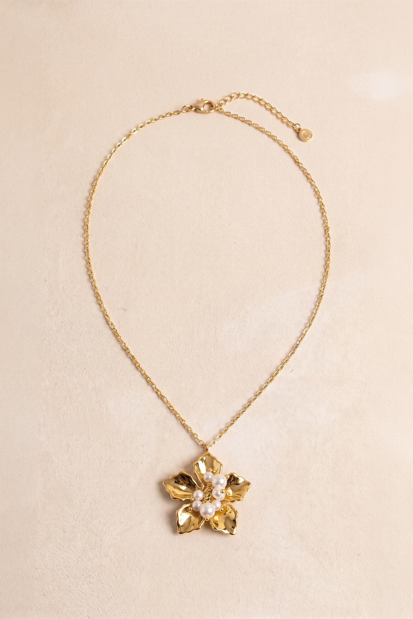 Collar Flor Estela