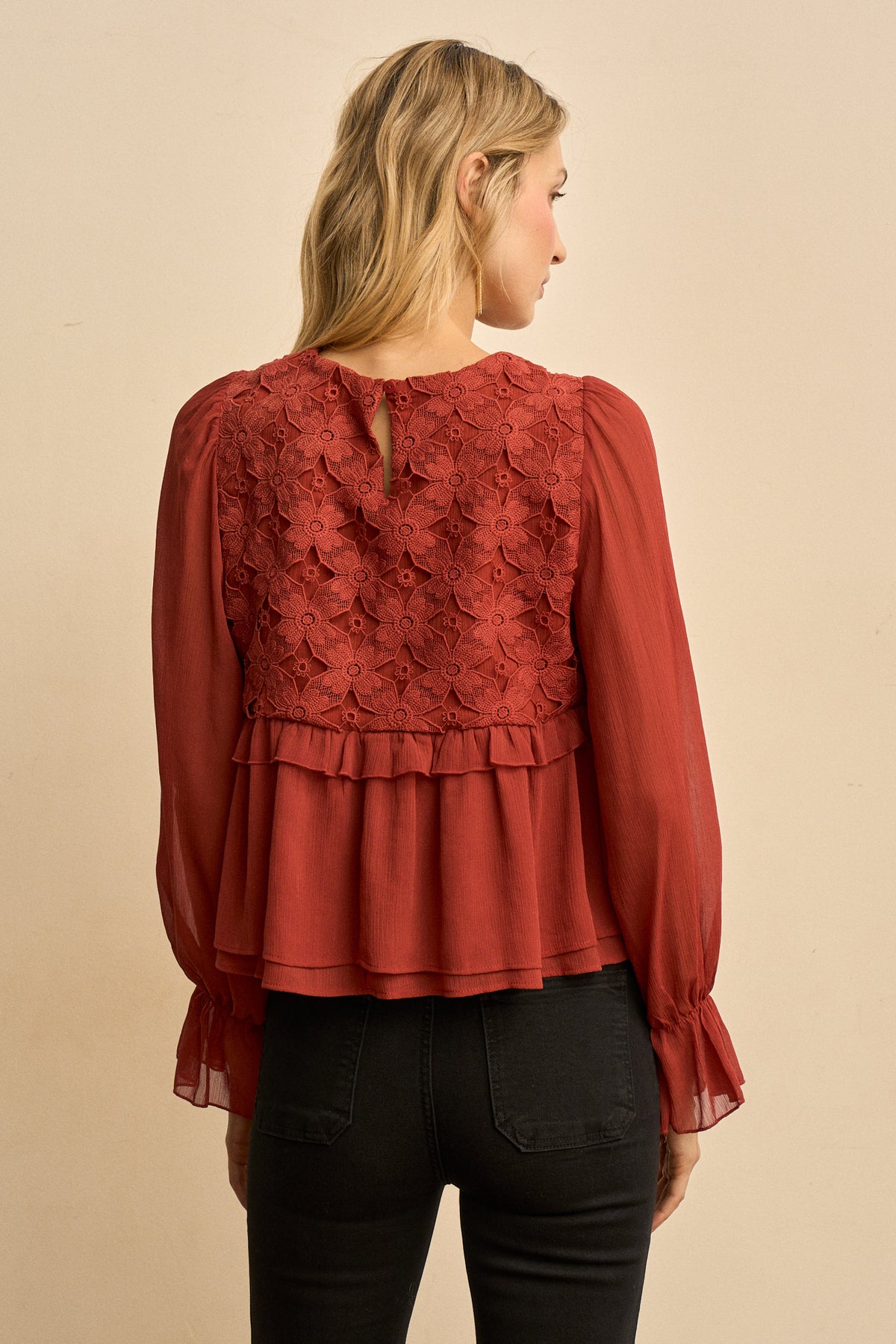 Blusa Flores Relieve Élodine