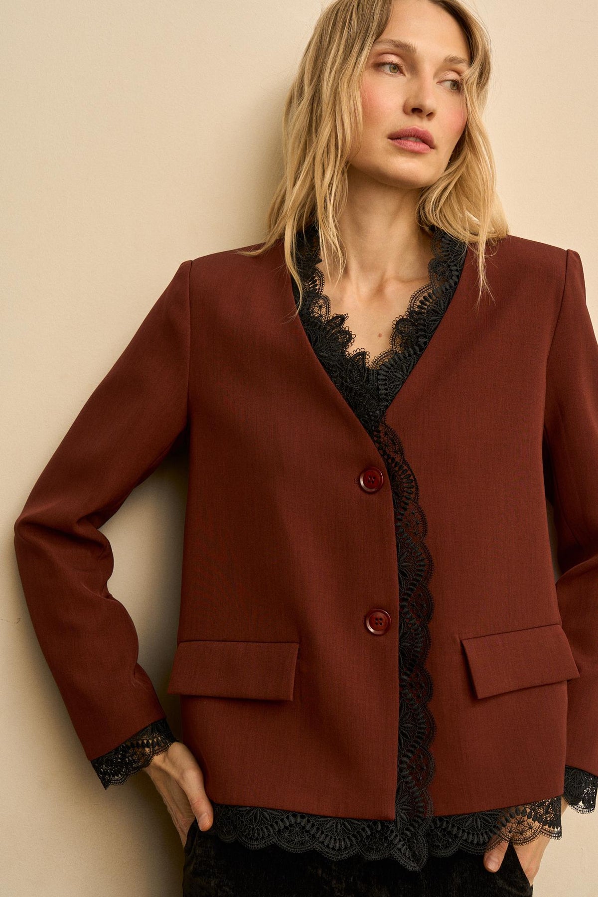 Blazer Solapas Encaje Esmeraline