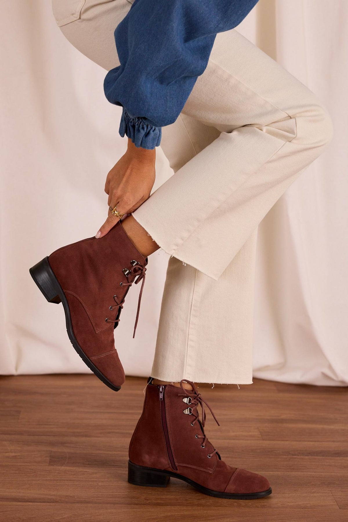 Alisa Lace-up Ankle Boots