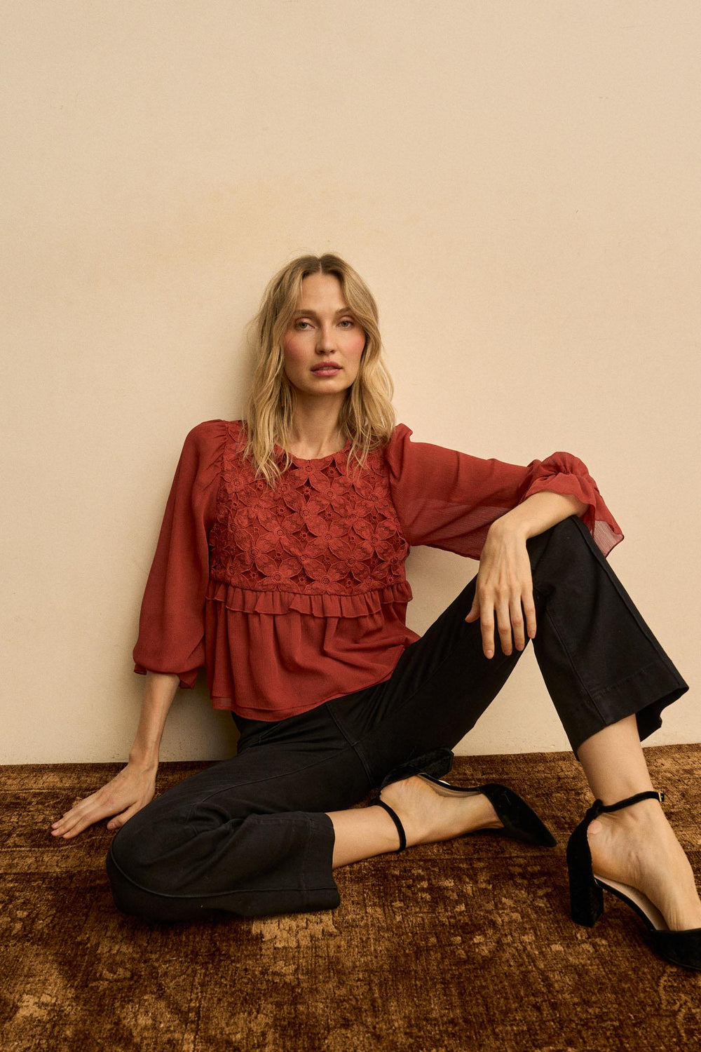 Blusa Flores Relieve Élodine