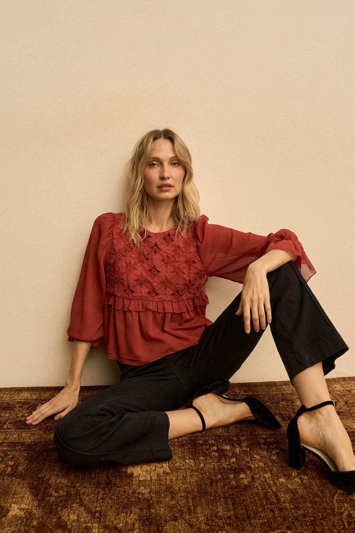 Blusa Flores Relieve Élodine