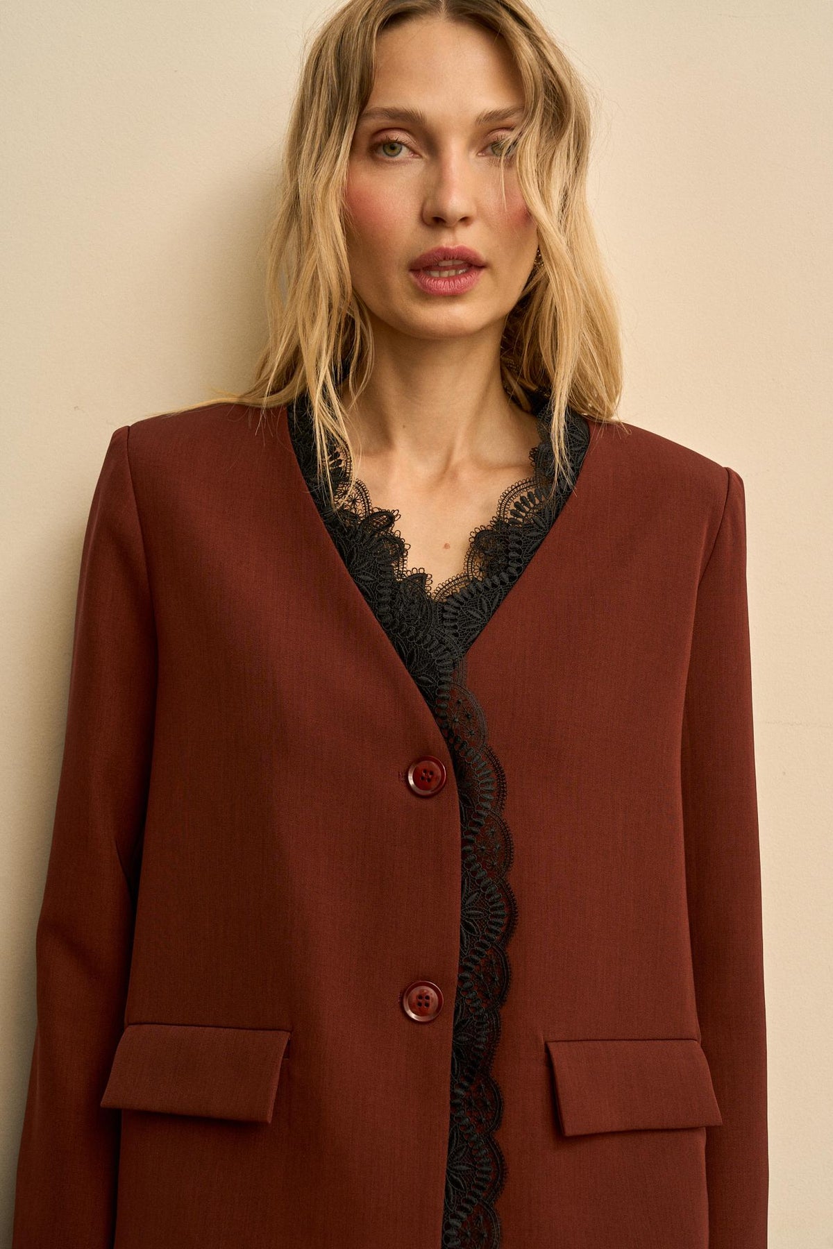Blazer Solapas Encaje Esmeraline