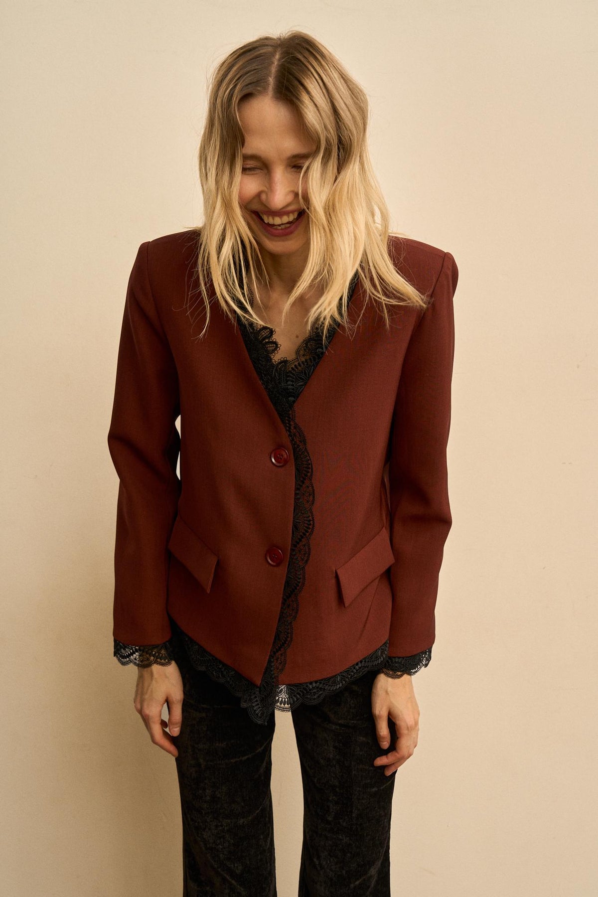 Blazer Solapas Encaje Esmeraline