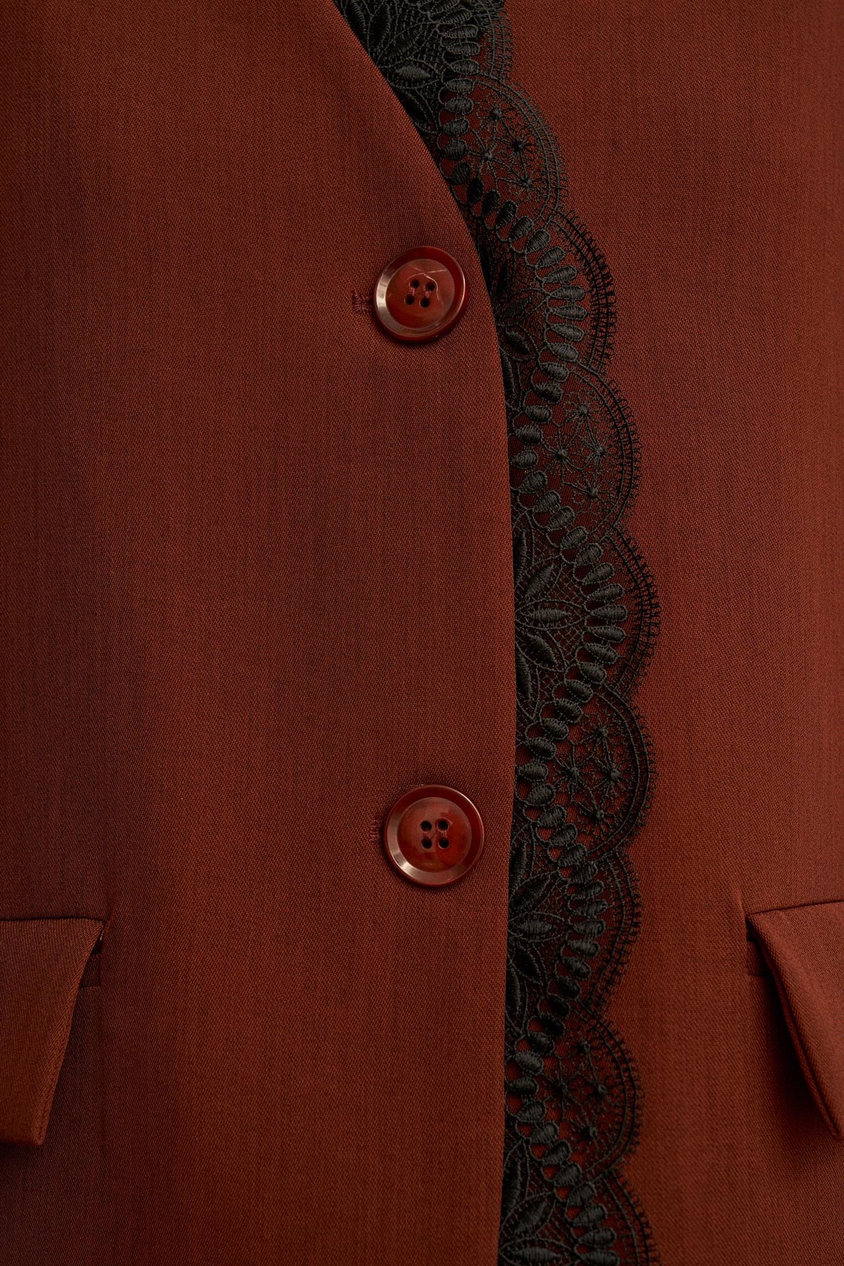 Blazer Solapas Encaje Esmeraline