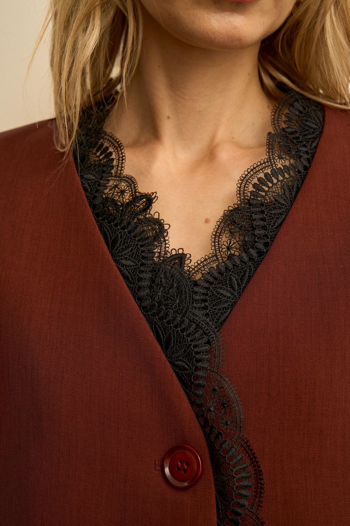 Blazer Solapas Encaje Esmeraline
