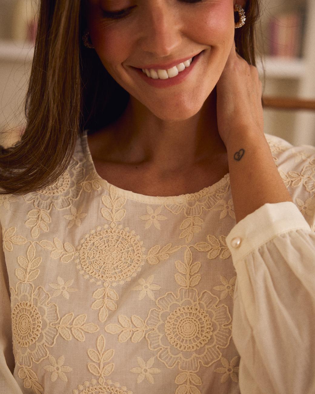 Blusa Bordados Mireia
