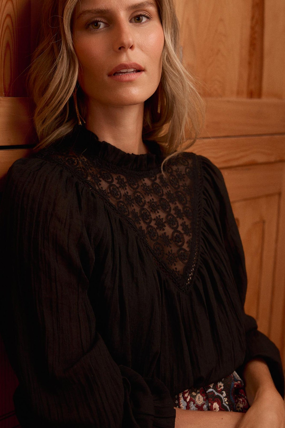 Blouse à col en dentelle Paola
