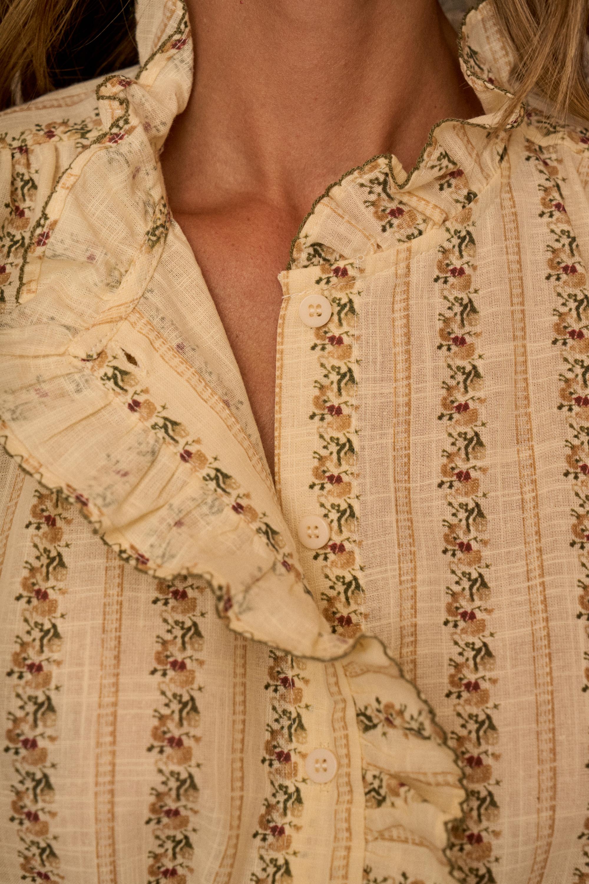 Camisa Flores Ismene